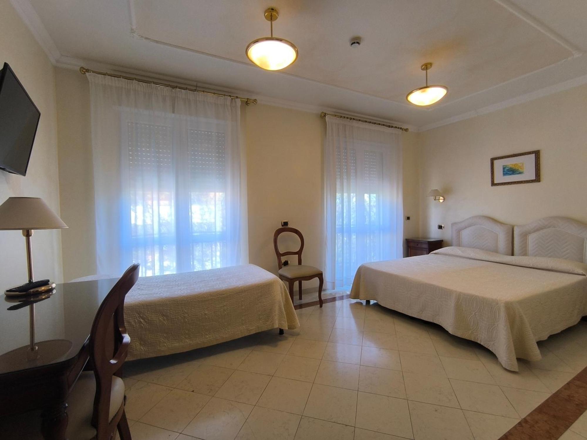 Mariano IV Palace Hotel Oristano Buitenkant foto